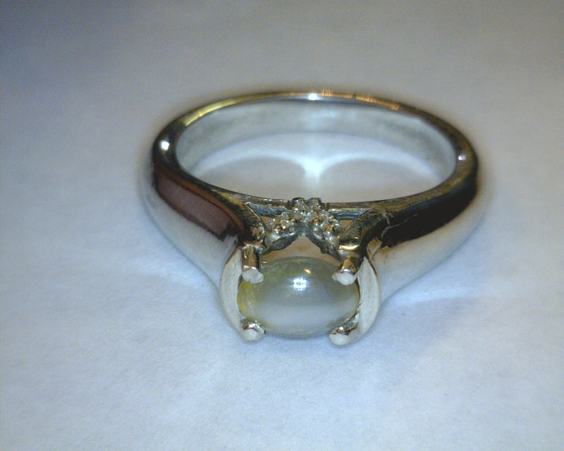 14K WHITE GOLD ALEXANDRITE RING