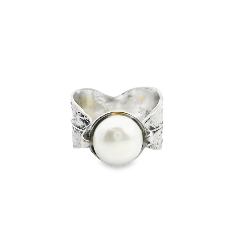 Sterling Silver Pearl Ring with Leaf Detail