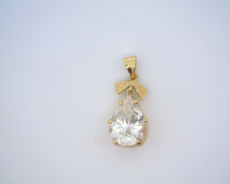 18K YG CZ Pendant