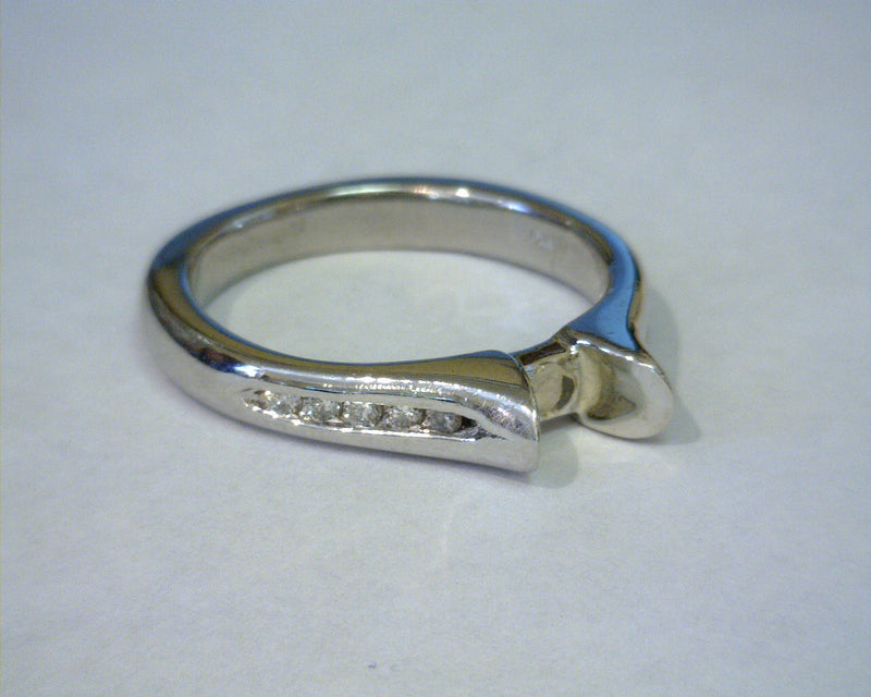 PLATINUM DIAMOND RING