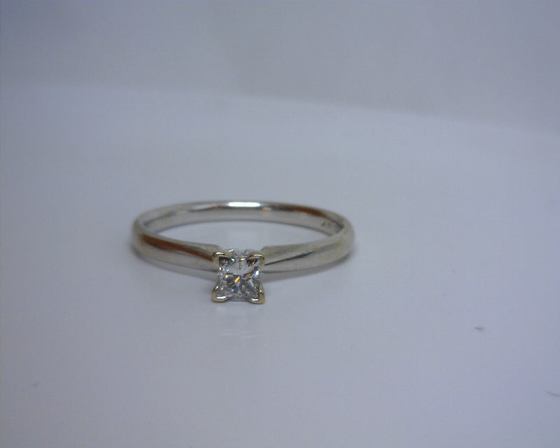 14K WG PRINCESS CUT DIAMOND