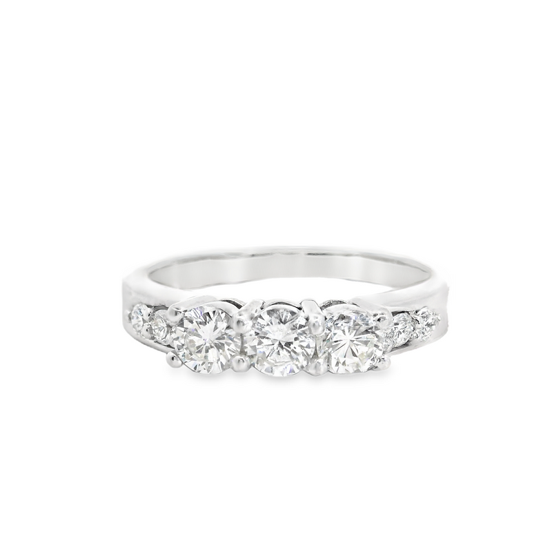 18K WG DIAMOND BAND