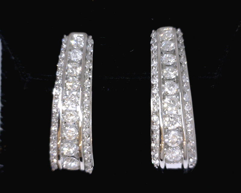 10K WHITE GOLD DIAMOND HOOP