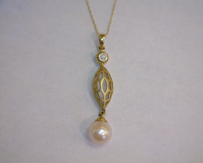 14K YG PEARL & DIAMOND PENDANT
