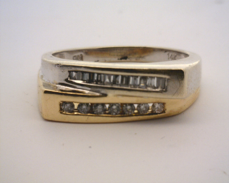 14K TT DIAMOND RING