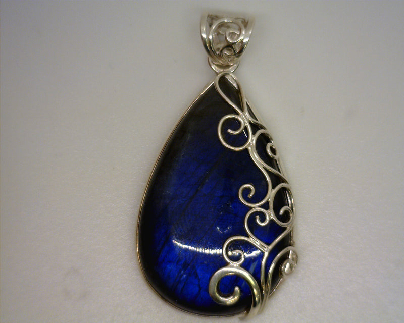 Sterling Silver Labradorite Pendant