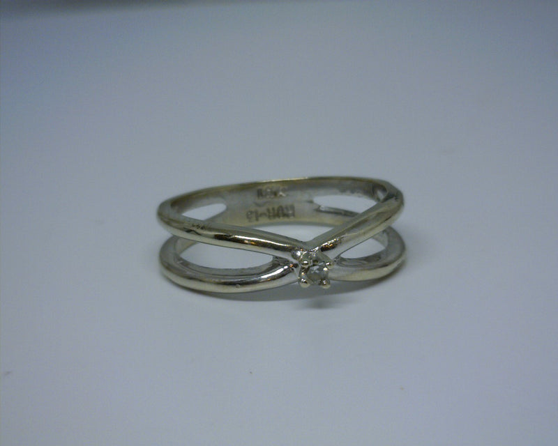 14K WHITE GOLD CRISS CROSS MOUNTING