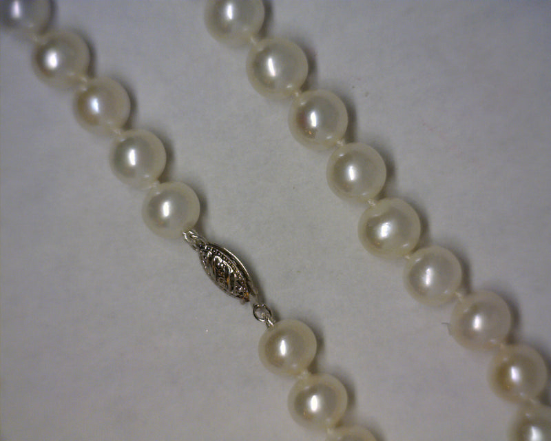 14K WG FRESHWATER PEARL NECKLA