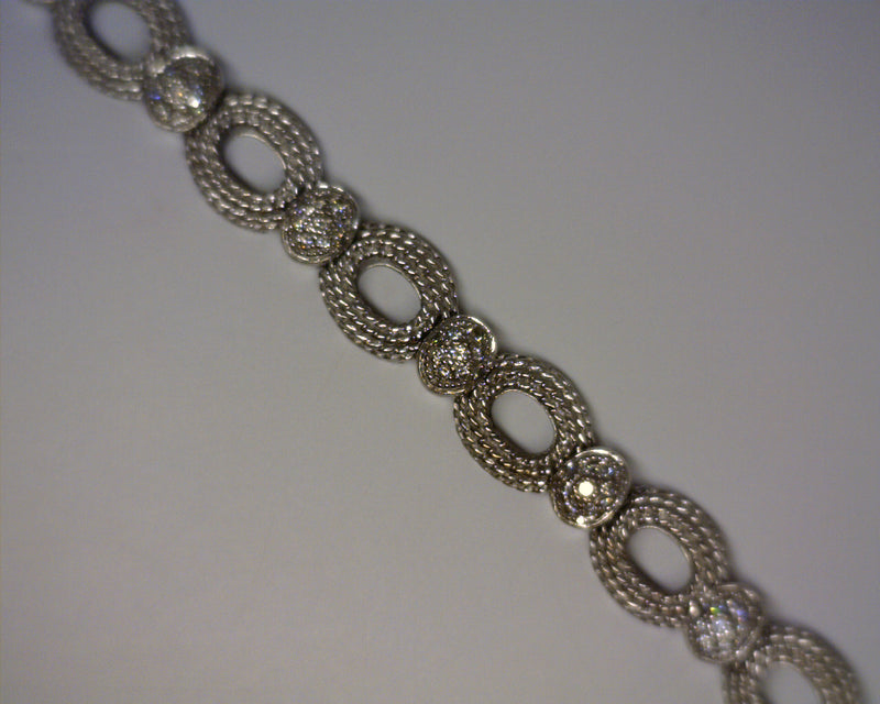 18K WHITE GOLD DIAMOND BRACELE