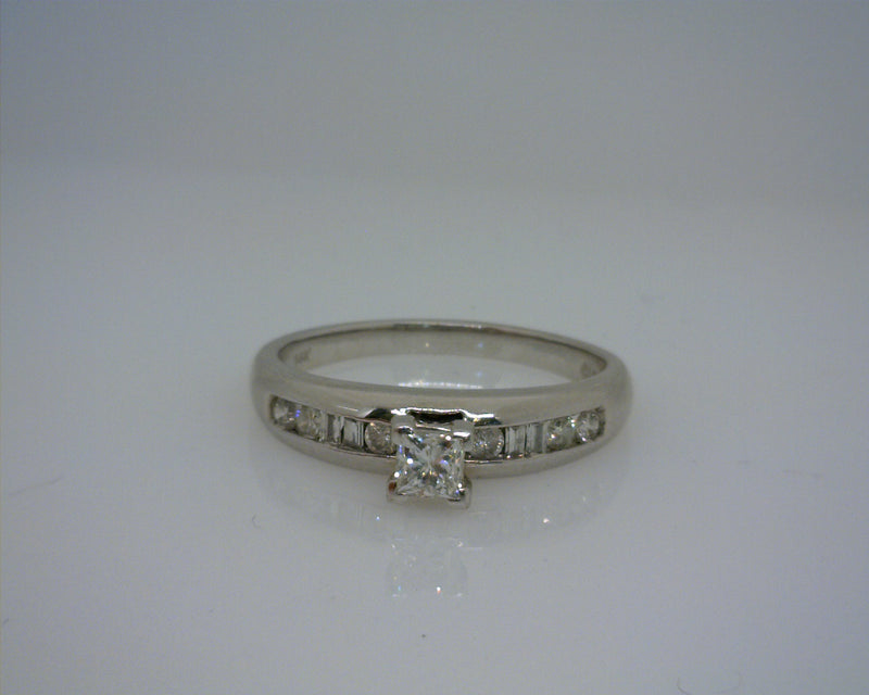 14K WG  DIAMOND ENGAGEMENT RING