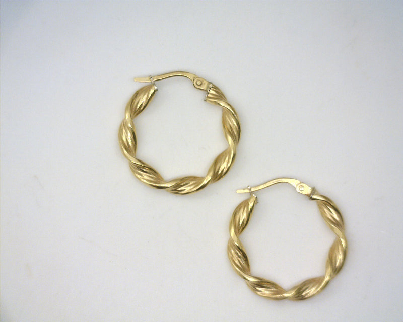 18K YG Twisted Style Hoops