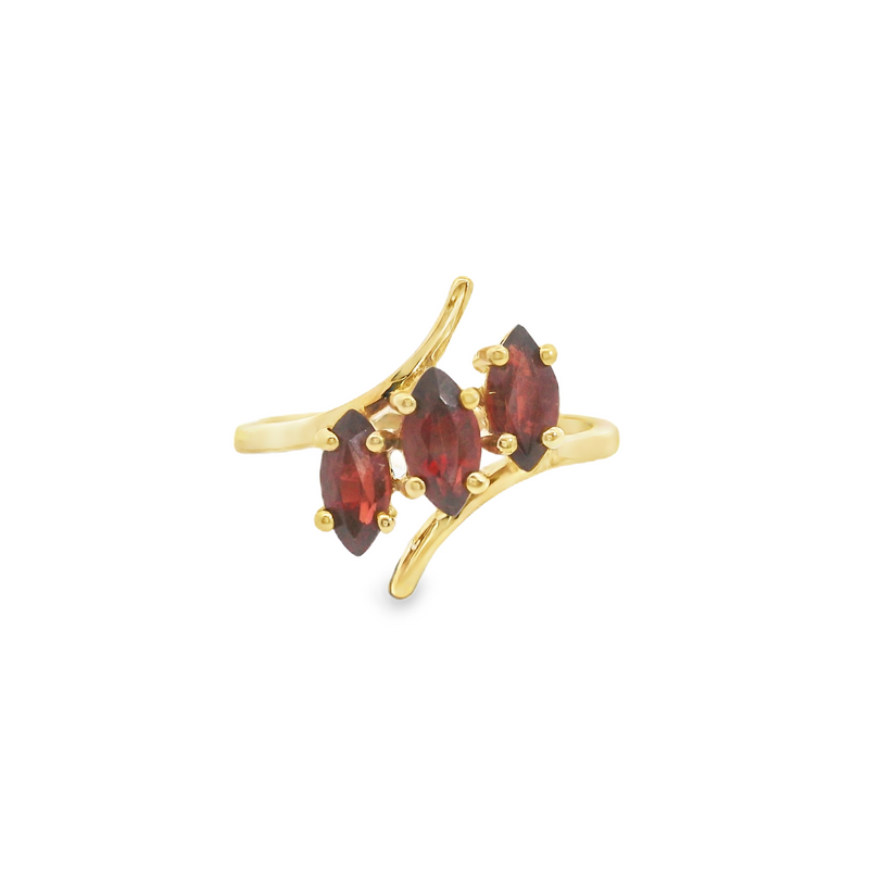 10K YG Garnet Ring