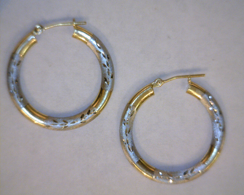 14K TT HOOPS 2.3 GRAMS