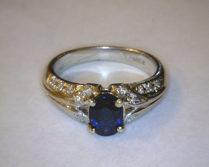 PLATINUM SAPPHIRE/DIAMOND RING