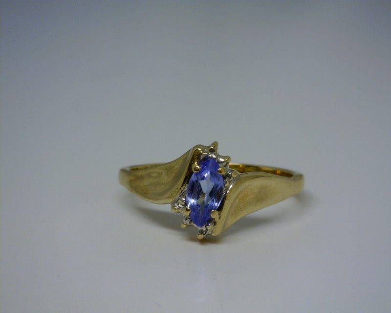 14K YELLOW GOLD TANZANITE/DIAMOND RING