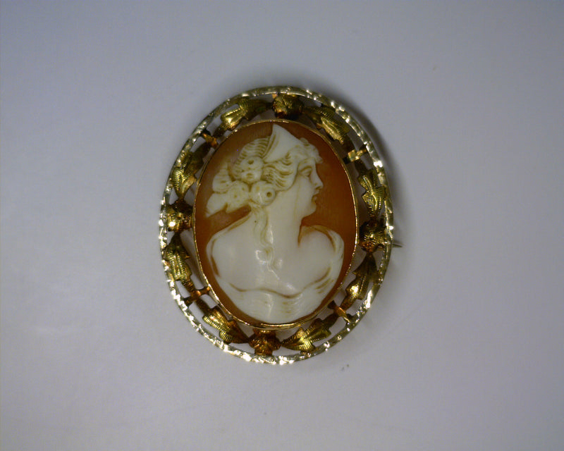 10K TRI COLOR GOLD CAMEO PENDA