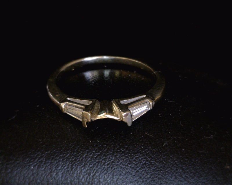 14K WG BAGUETTE DIAMOND BAND