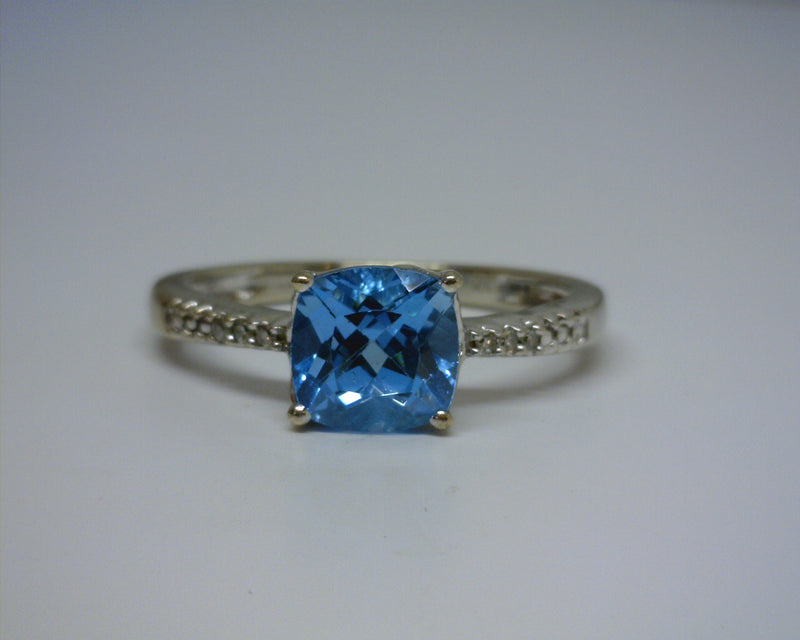 10K WHITE GOLD TOPAZ/DIAMOND RING