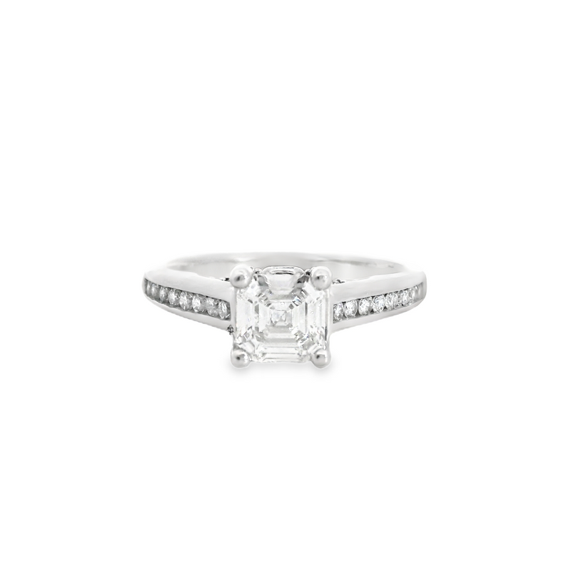 18K WG DIAMOND RING