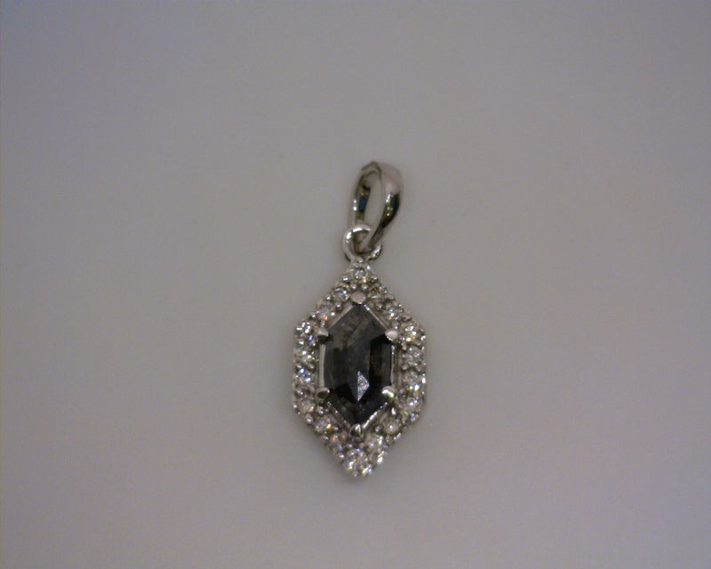 14K WHITE GOLD DIAMOND PENDANT