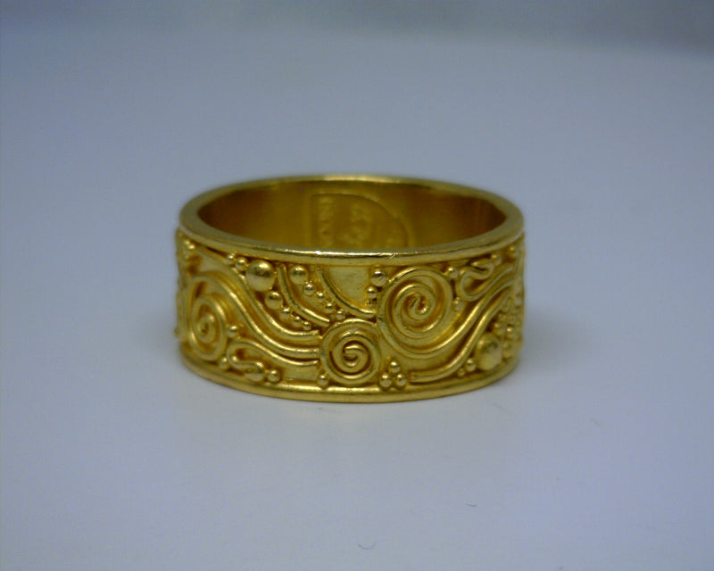 22K YELLOW GOLD BAND 6.5 GRAMS