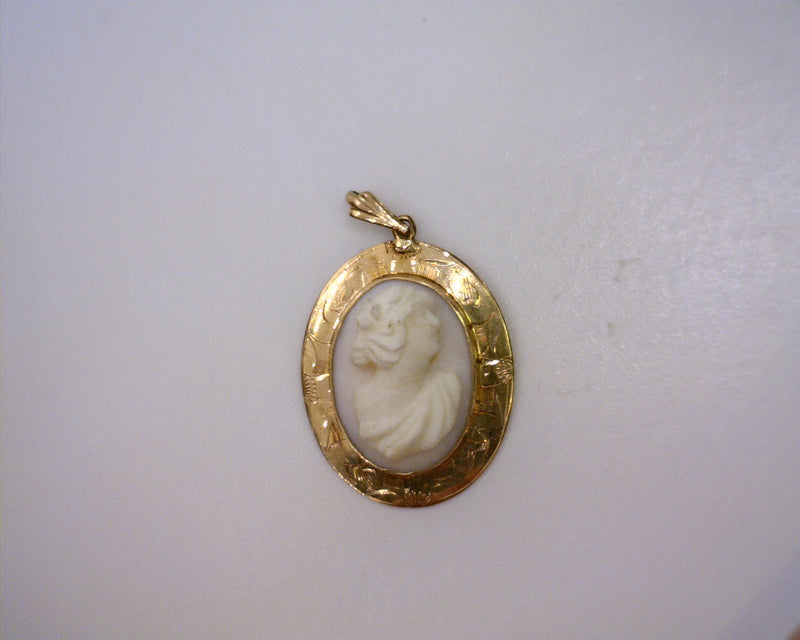 10K YG Cameo pendant