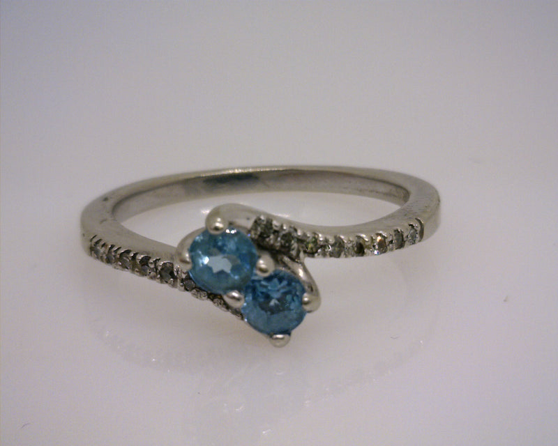10K WHITE GOLD TOPAZ/DIAMOND RING