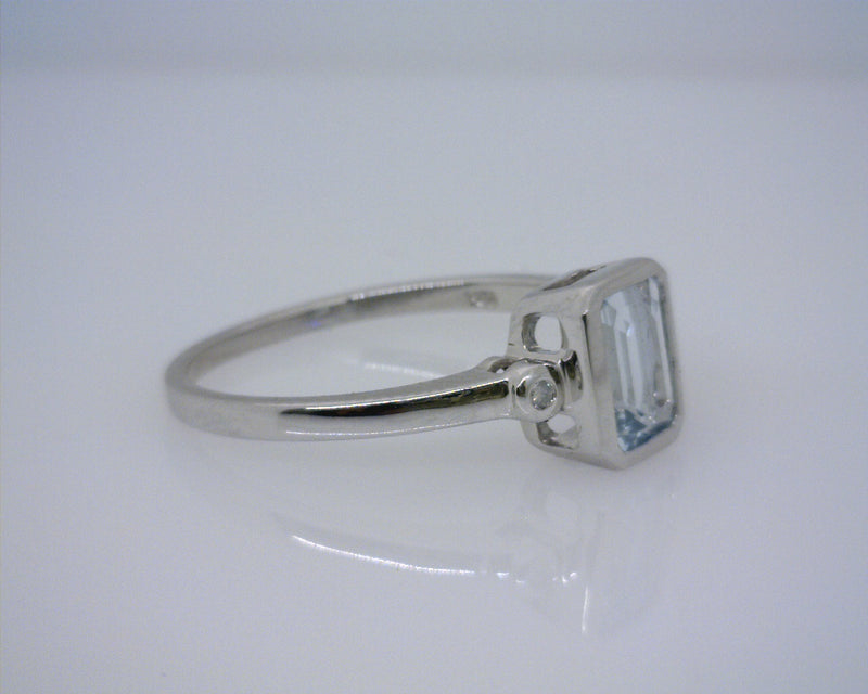 10K WG AQUAMARINE/DIAMOND RING