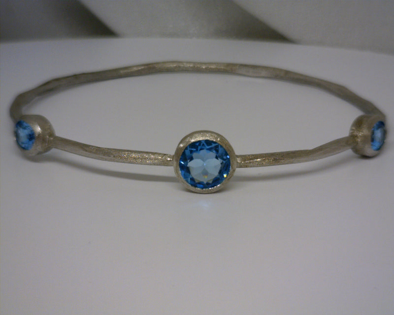 EFFY BLUE TOPAZ BANGLE BRACELE