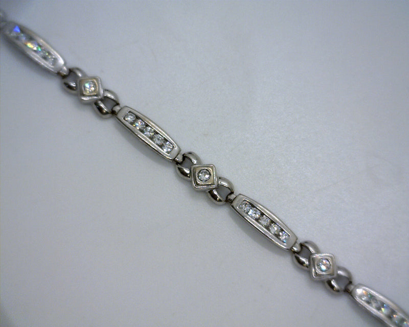 18K WHITE GOLD DIAMOND BRACELET