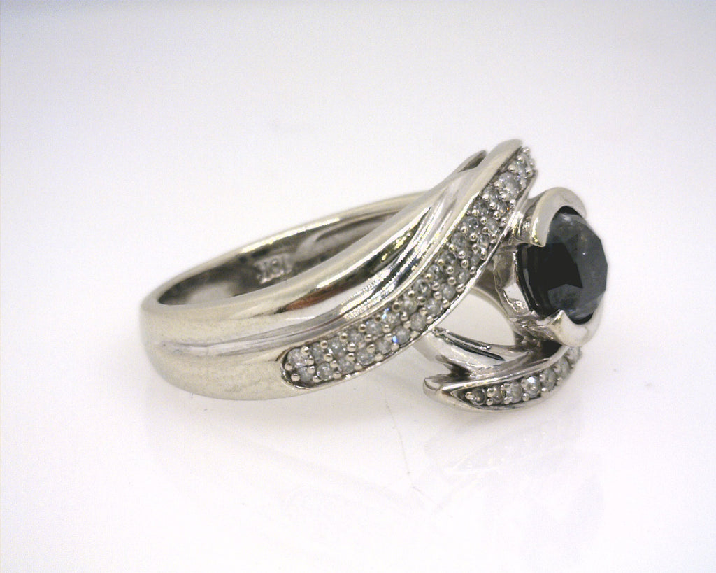 10K WG BLACK/WHITE DIAMOND RING