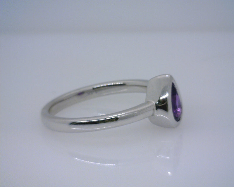 14K WG PURPLE SAPPHIRE RING