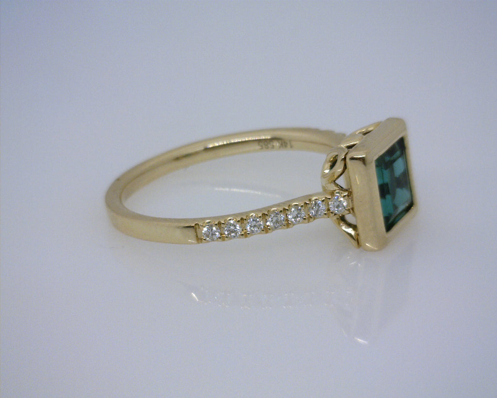 14K YG TOURMALINE/DIAMOND RING