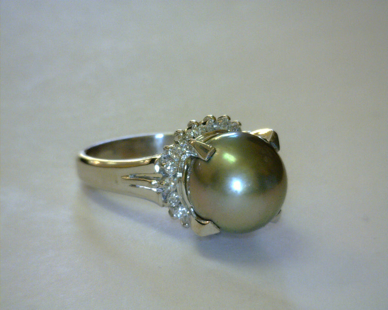PLATINUM TAHITIAN PEARL & DIAMOND