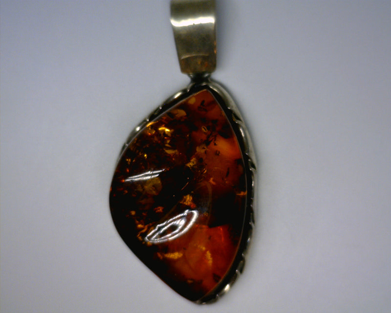 STERLING SILVER AMBER PENDANT