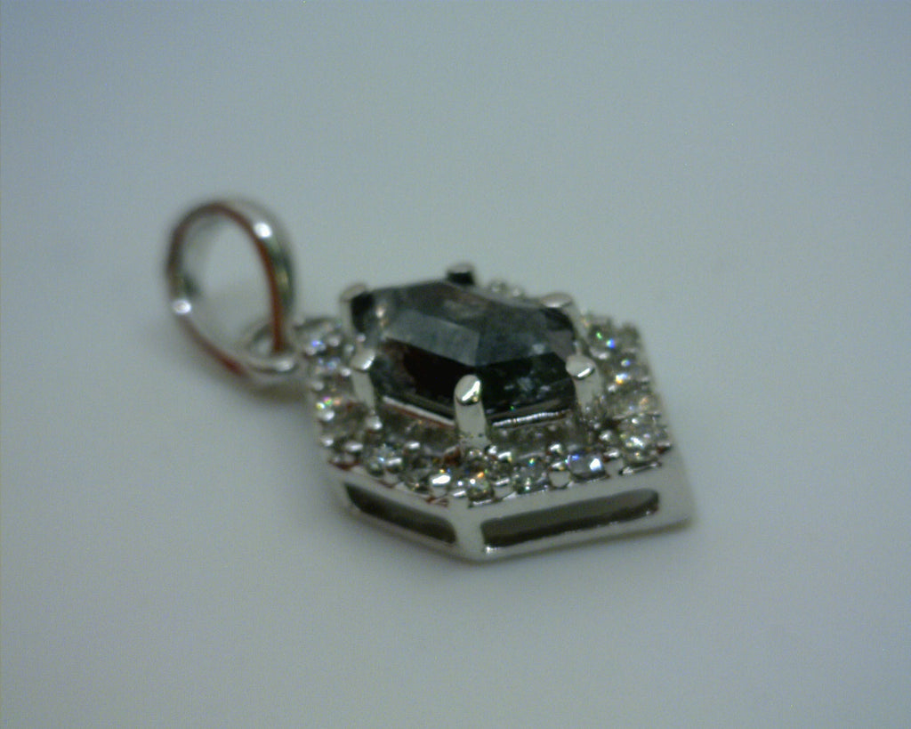 14K WHITE GOLD DIAMOND PENDANT