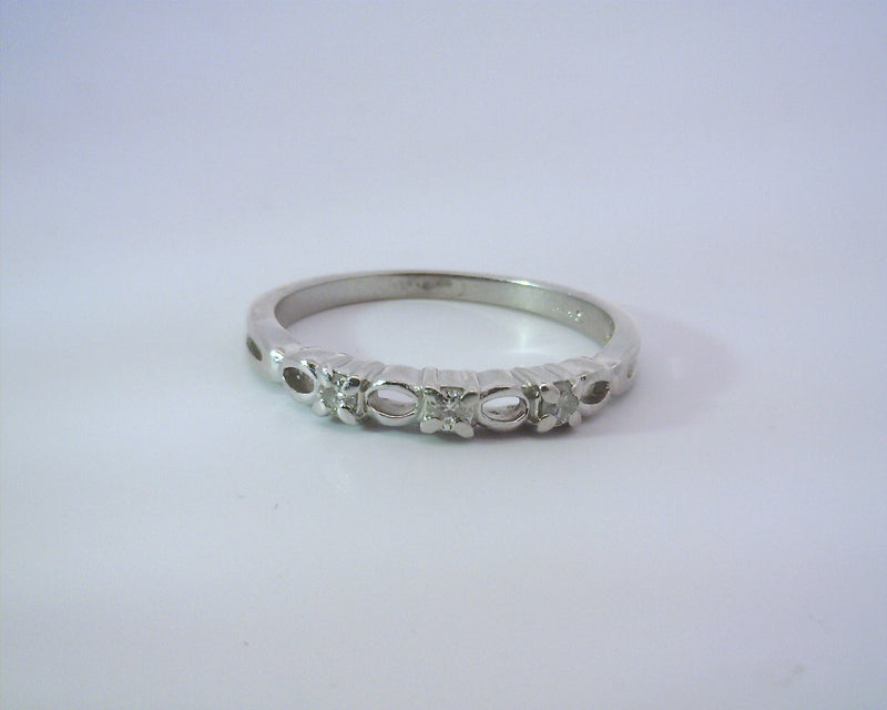 14K WG DIAMOND BAND