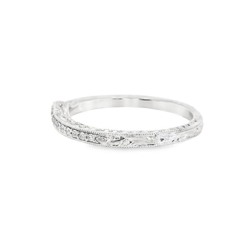 18K WG CURVED DIAMOND BAND