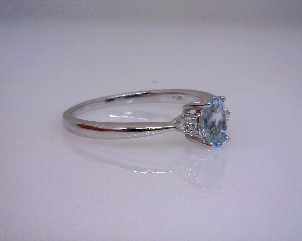 10K WHITE GOLD AQUAMARINE/DIAMOND RING