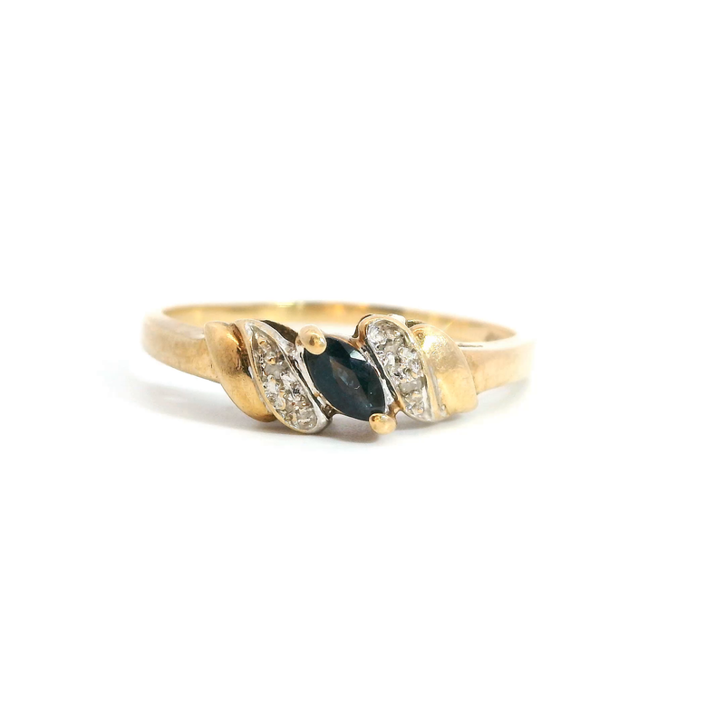 10K YG Sapphire & Dia Ring