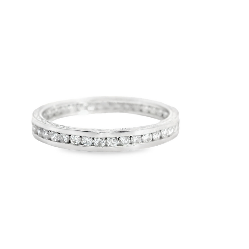 18KWG DIAMOND BAND
