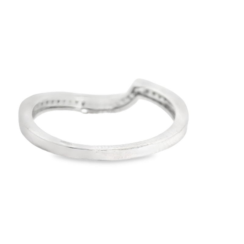 14K WG CURVED DIAMOND BAND