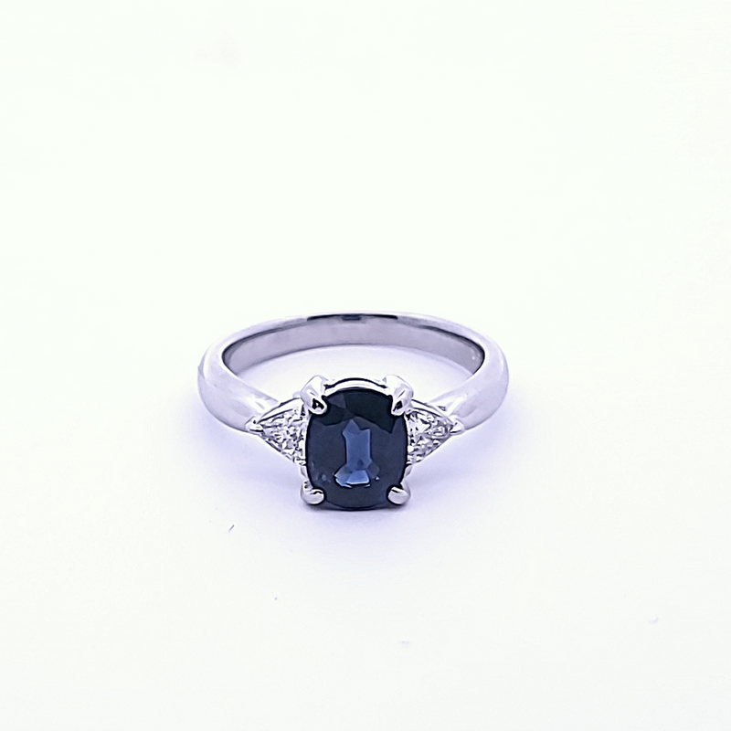 Platinum Sapphire & Daimond Ring