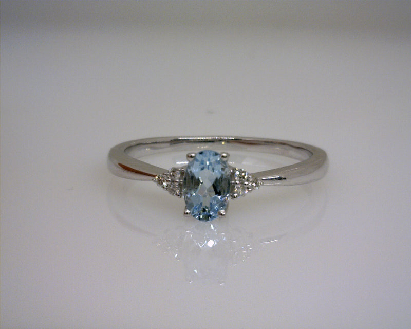 10K WHITE GOLD AQUAMARINE/DIAMOND RING