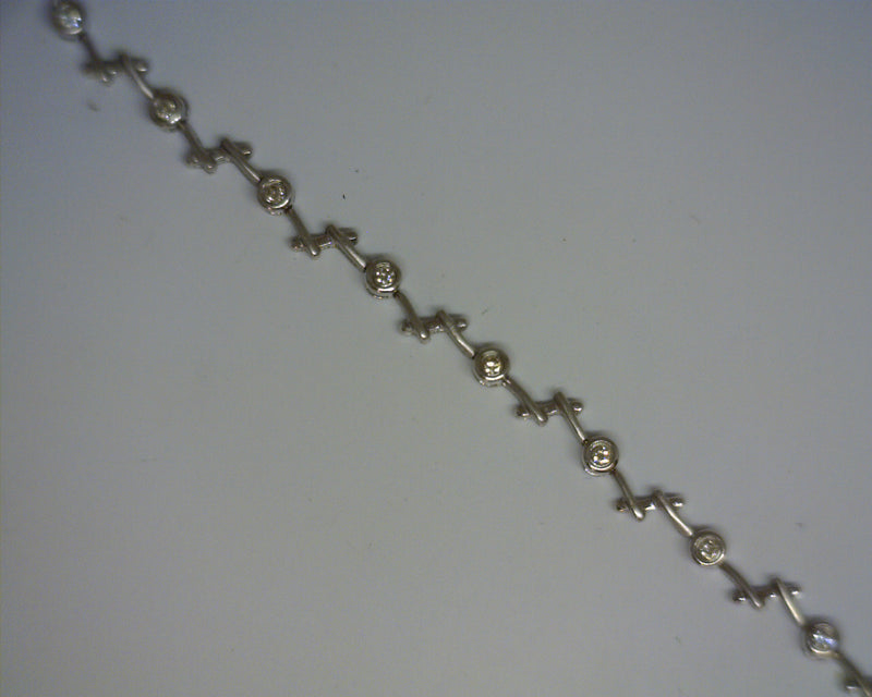 14K WHITE GOLD DIAMOND BRACELET