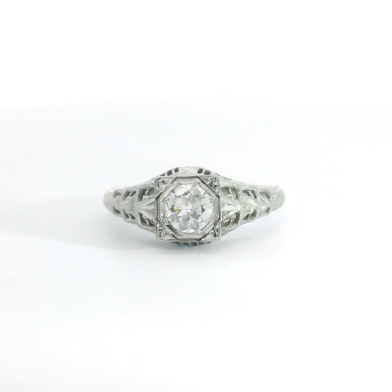 18K WG Vintage Diamond Ring