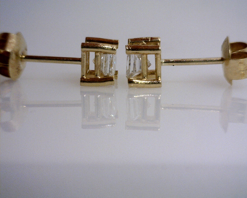 14K YELLOW GOLD DIAMOND STUDS