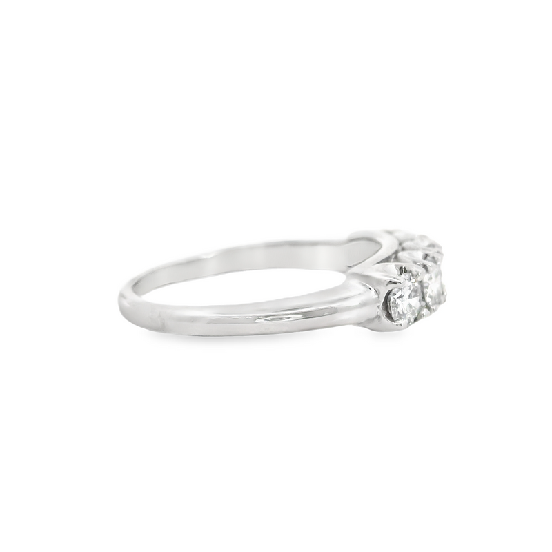 14K WHITE GOLD DIAMOND RING