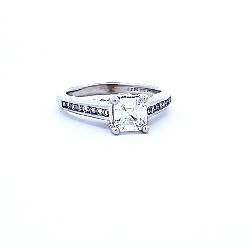 18K WG DIAMOND RING