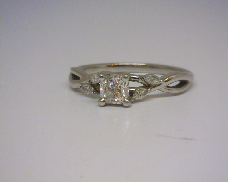 PLATINUM/DIAMOND ENGAGEMENT RING